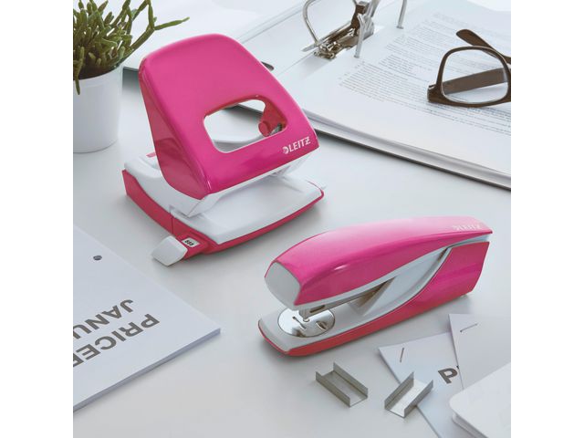 Häftapparat LEITZ 5502 30ark WOW cerise