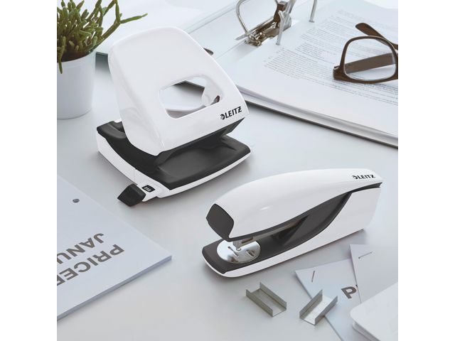 Häftapparat LEITZ 5502 30ark WOW pärlvit