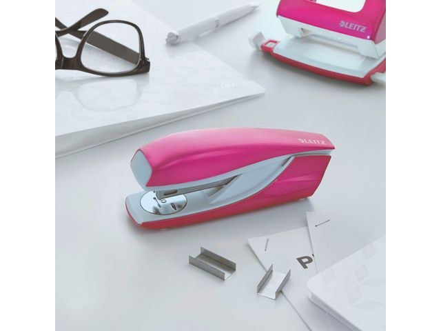 Häftapparat LEITZ 5502 30ark WOW cerise