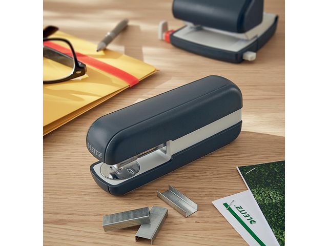 Häftapparat LEITZ COSY 30 ark grå