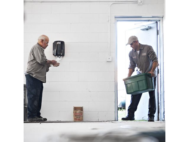 Dispenser TORK W2 MAXi röd