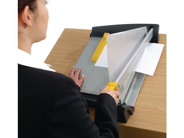 Skärmaskin FELLOWES Plasma guillotine A3