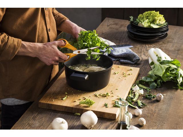 Sax FISKARS universal Classic 21cm höger