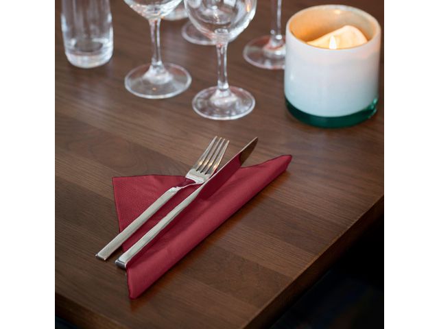 Servett TORK Mjuk 3-lag vinröd 150/fp