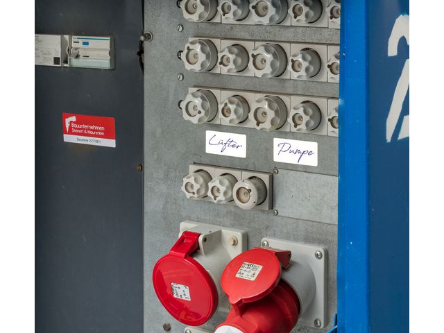 Etikett AVERY slitstark 210x148mm 40/fp