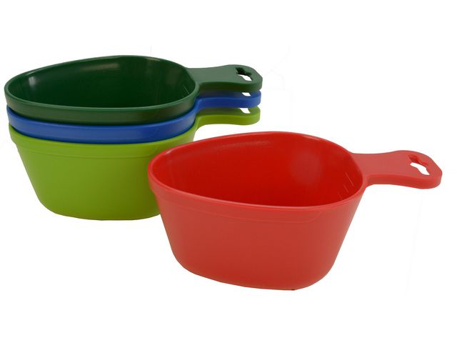 Kåsa / kopp i hård plast,sorterade färg.